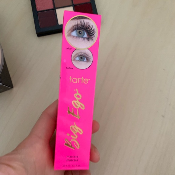 High end makeup bundle - Picture 4 of 5